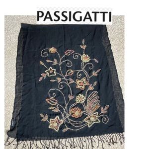 Giorgio Passigatti 100% wool gorgeous scarf fringed ends